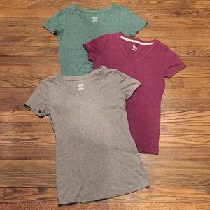 3 v neck T-shirt bundle